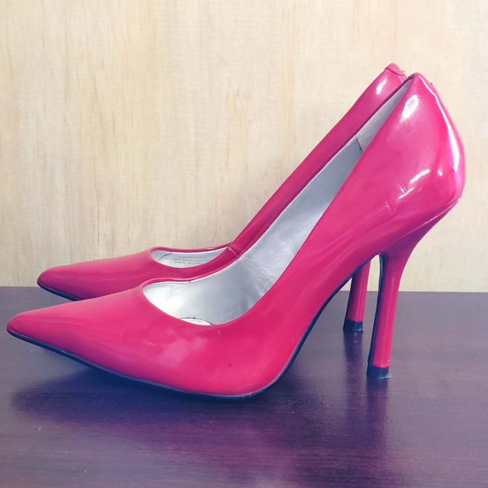 Guess Red Pointy Toe Heels 6M